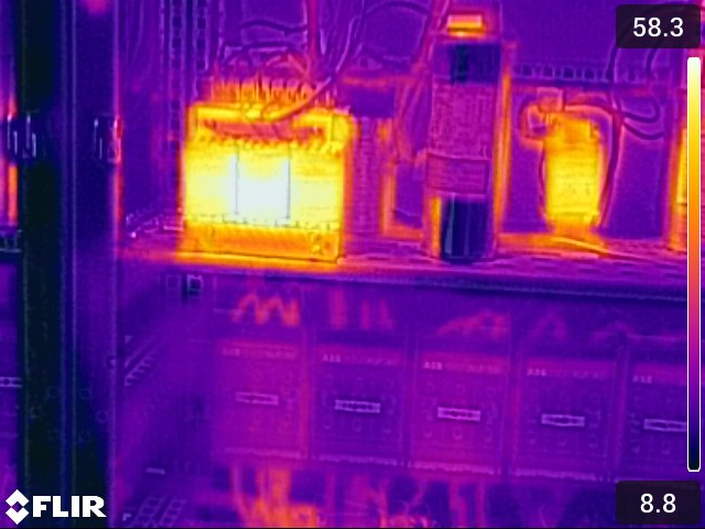 Termal kamerada 58,3°C ölçülen aşırı ısınmış bir bağlantı noktası.